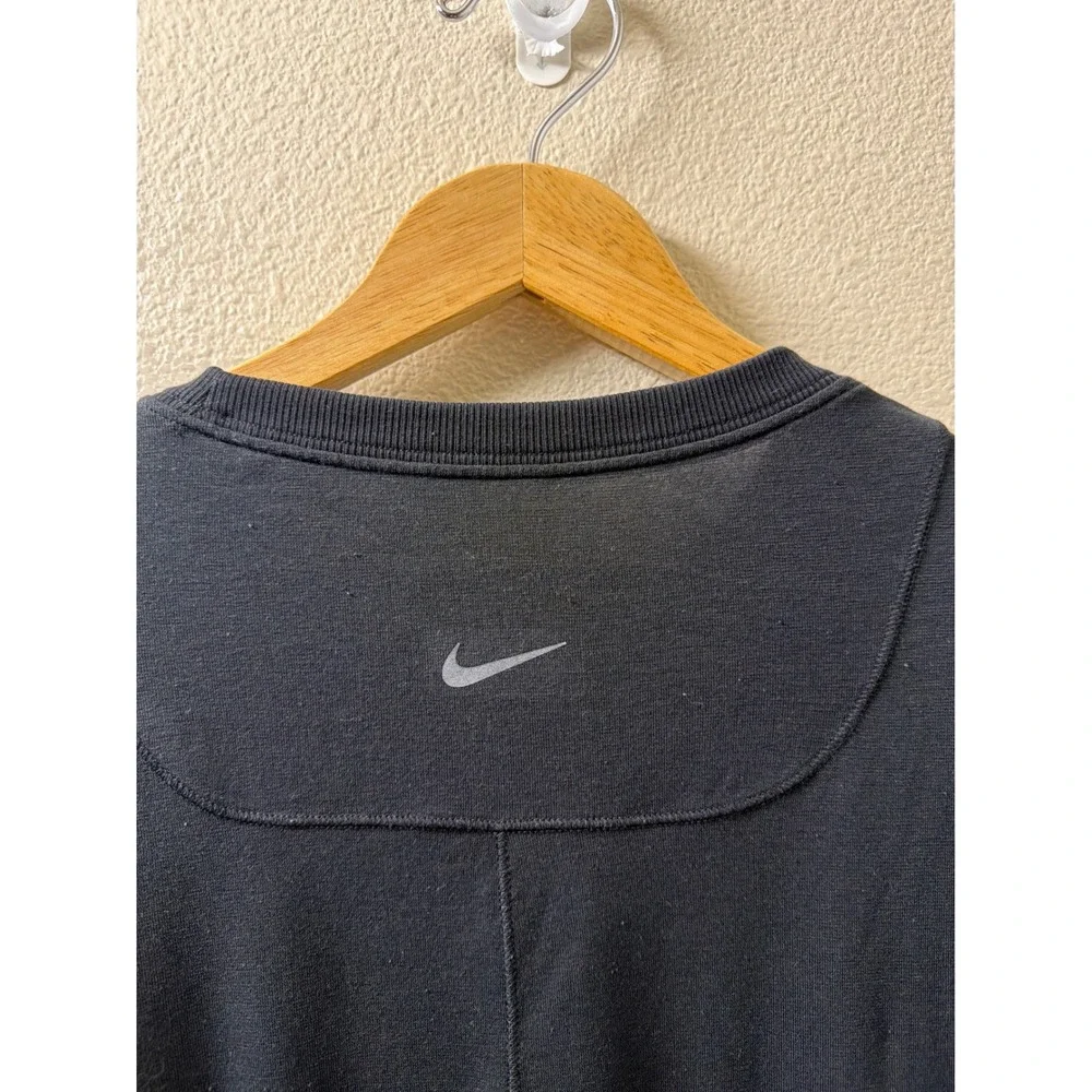 Women's Nike One Long Sleeve Shirt Size Medium
